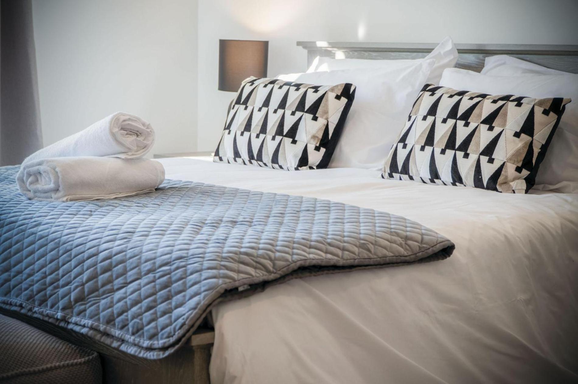 Suite 10 - Sleeping Giant Hotel - Pen Y Cae Inn ブレコン エクステリア 写真