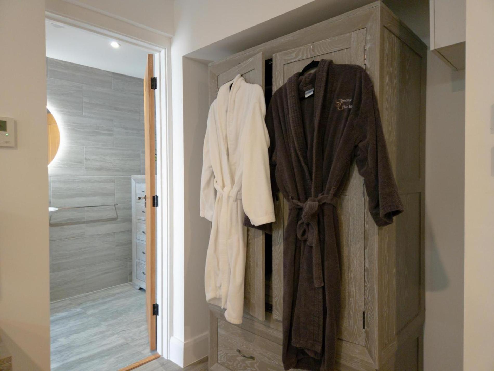 Suite 10 - Sleeping Giant Hotel - Pen Y Cae Inn ブレコン エクステリア 写真